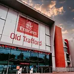 Bright & Modern 3 Bedroom Old Trafford Home