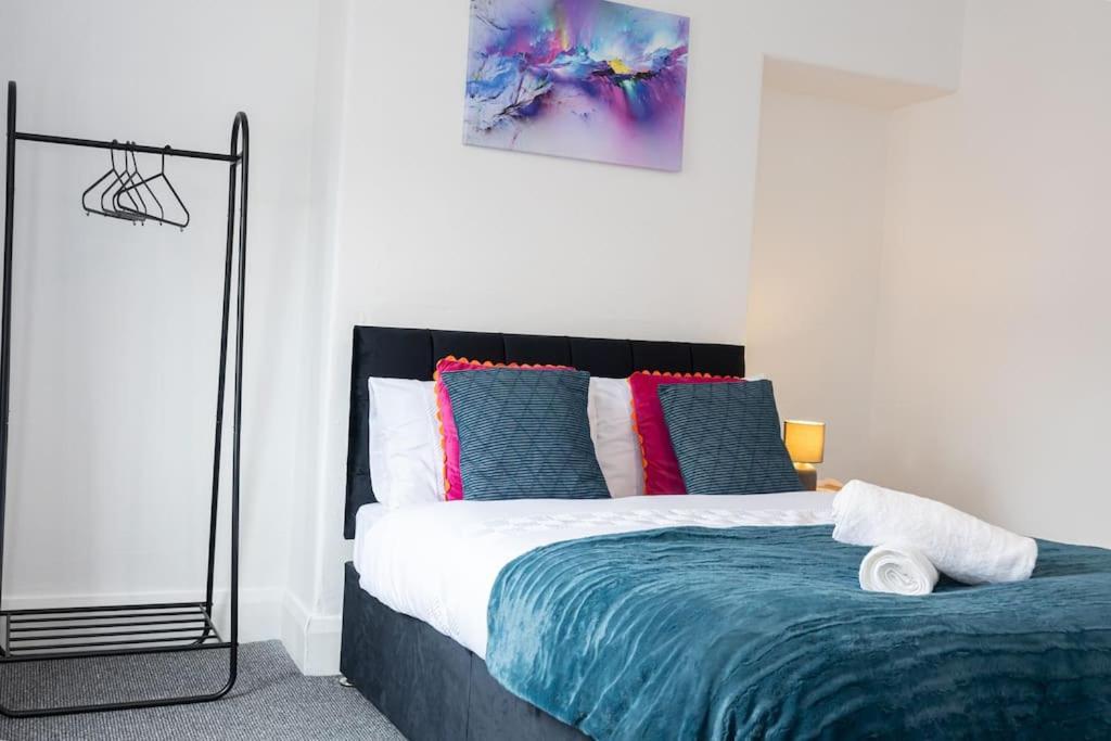 Bright & Modern 3 Bedroom Old Trafford Manchester