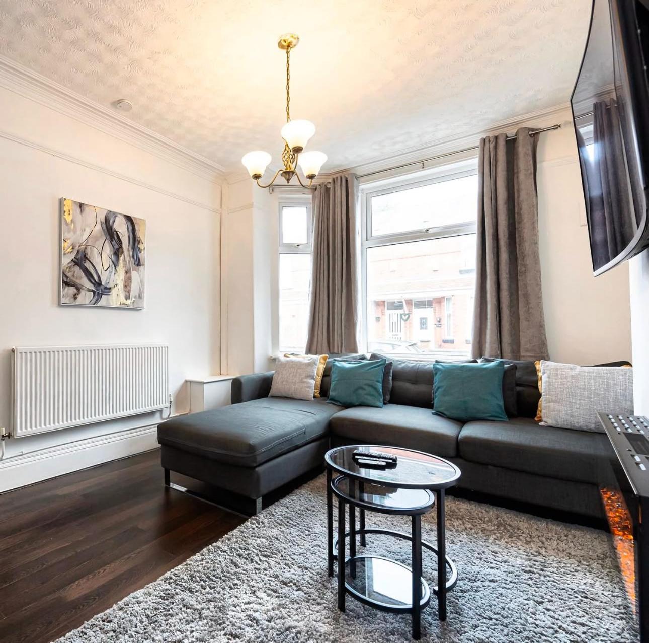 Bright & Modern 3 Bedroom Old Trafford
