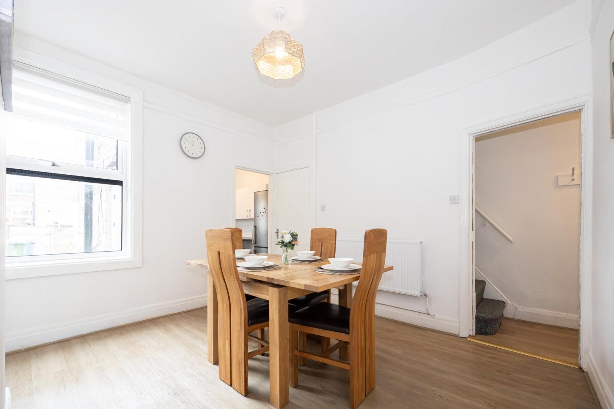 Apartment Bright & Modern 3 Bedroom Old Trafford *